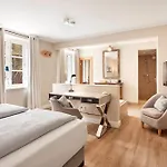 Hues Winj - Waast Winj Holiday home
